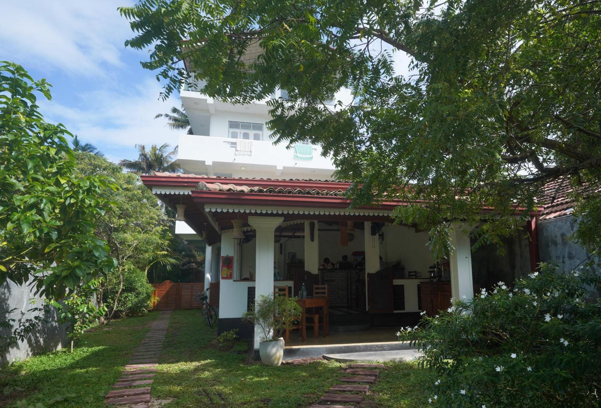 Casa Tharin Madiha Bed & Breakfast Matara Exterior foto