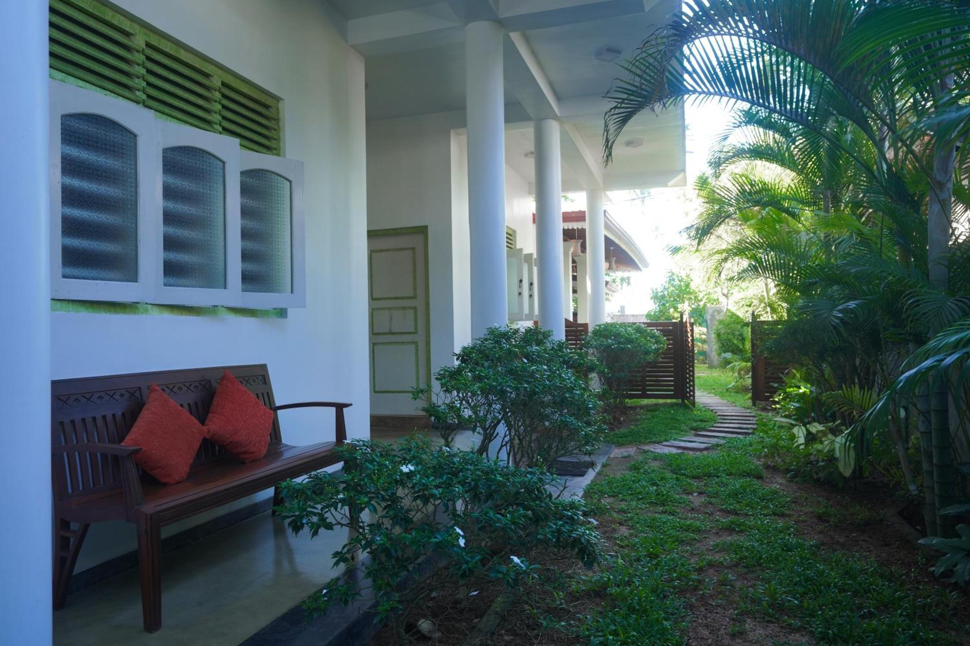 Casa Tharin Madiha Bed & Breakfast Matara Exterior foto